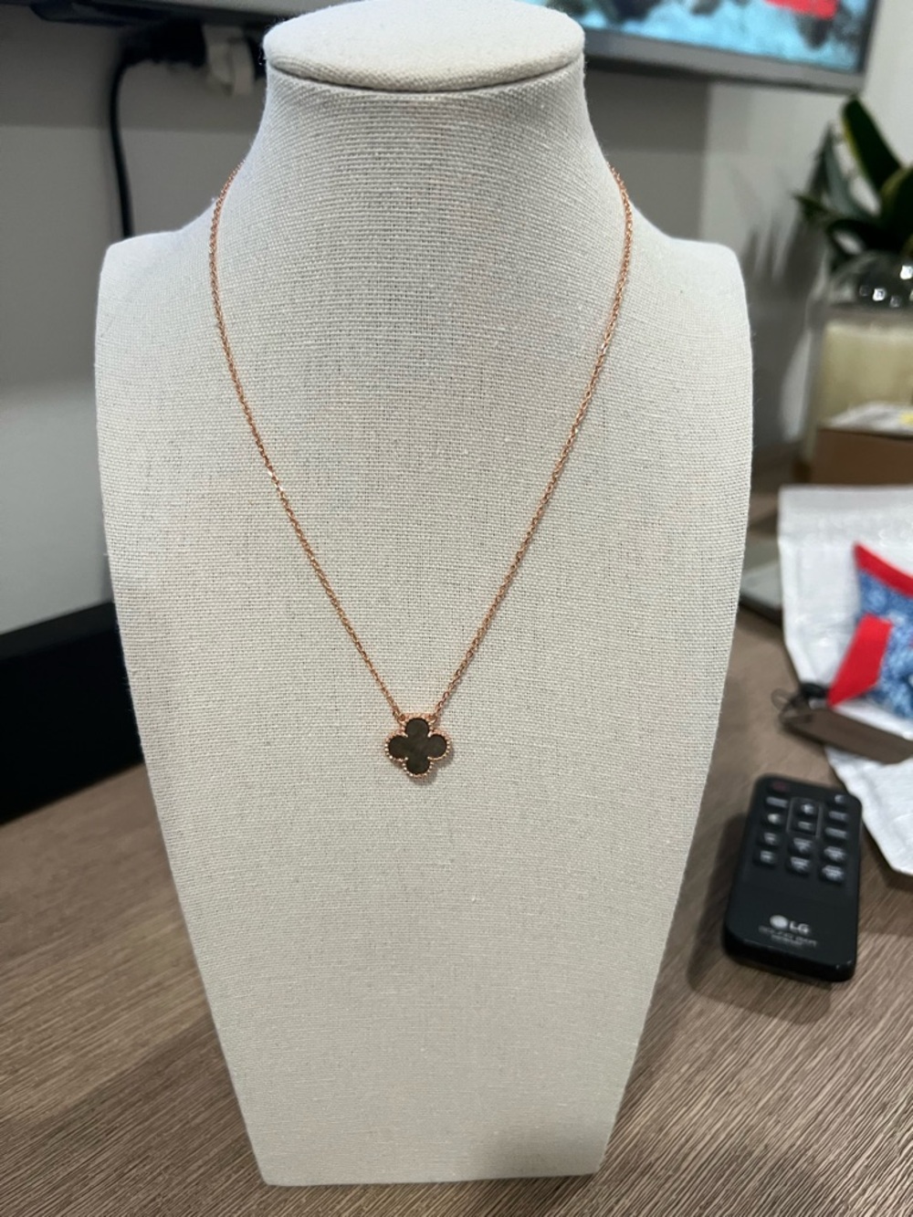 Rose Gold Clover Pendant Necklace - Women Jewelry
